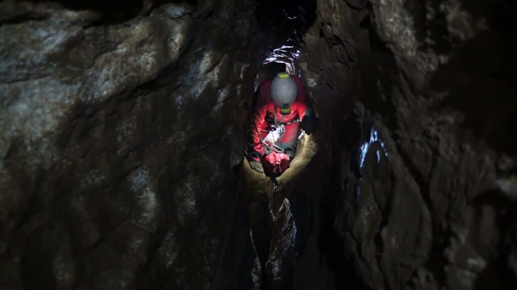 Anteprima del video: Grotte e carsismo